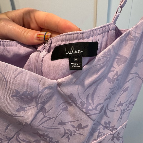 Wore once to a spring wedding, not needed anymore. - Picture 2 of 5